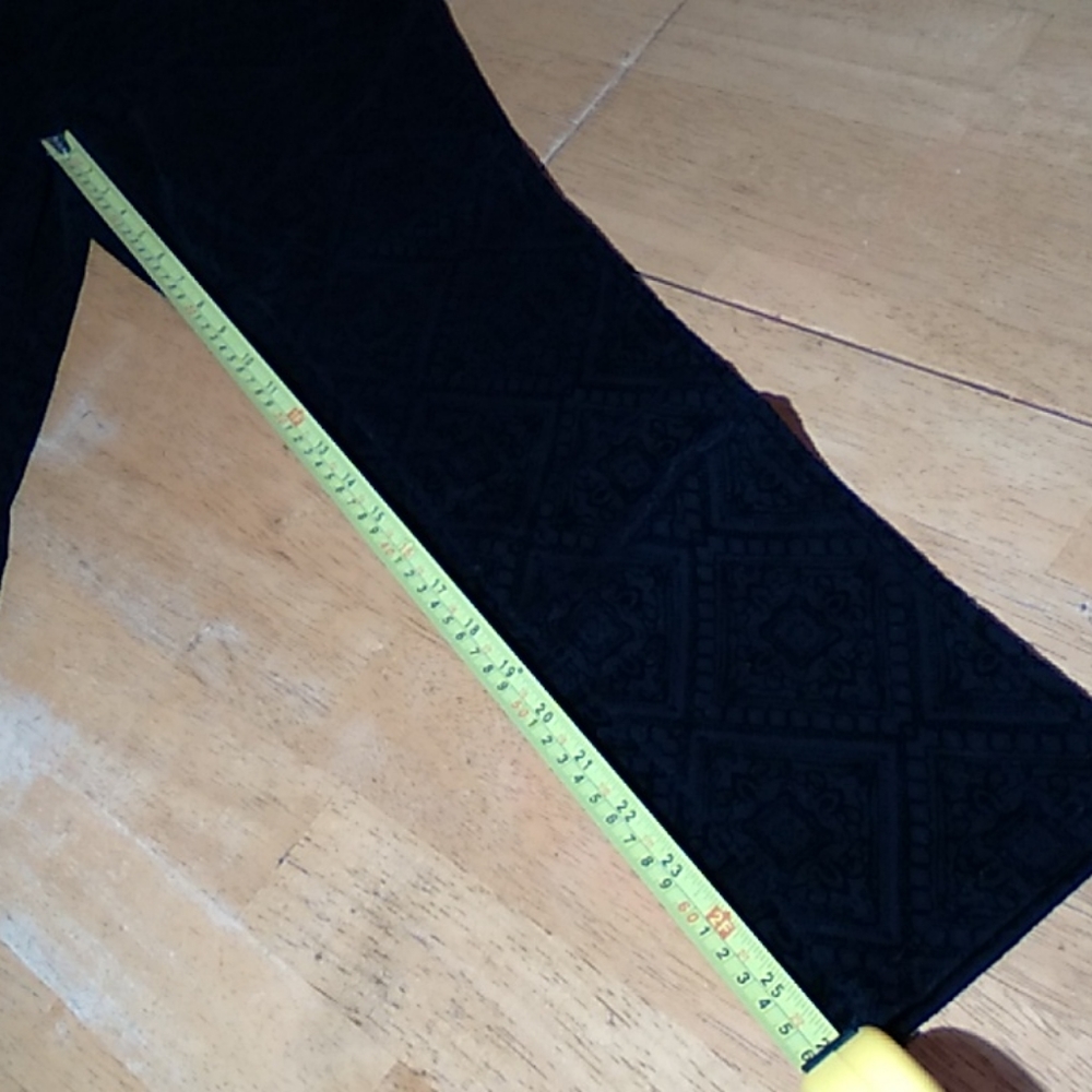 Beautifully detailed pants - Picture 8 of 11